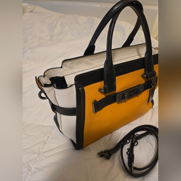 Coach Swagger Women's Yellow and Black Handbag EUC - Picture 3 of 13